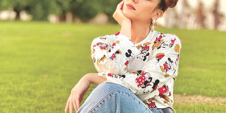 الفنانة هلا السعيد
