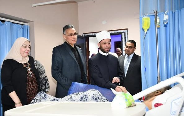 وزير الأوقاف يتفقد مستشفى الدعاة ويشيد بتطويرها ويوجه بضم أحدث الأجهزة واستقطاب الكفاءات الطبية التي تقدم خدمة أبناء الوزراء وكافة أبناء الوطن على أكمل وجه