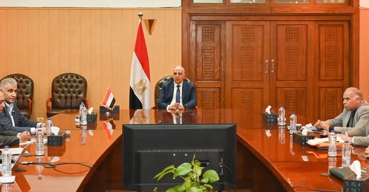 وزير الري يبحث مقترح لتنفيذ “مشروع رقمنة المساقي الخصوصية” بالتنسيق مع وزارة الزراعة