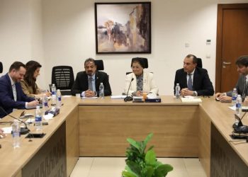 “الصحة” تبحث مع “ميديف الدولية” تعزيز الشراكة الصحية بين القاهرة وباريس