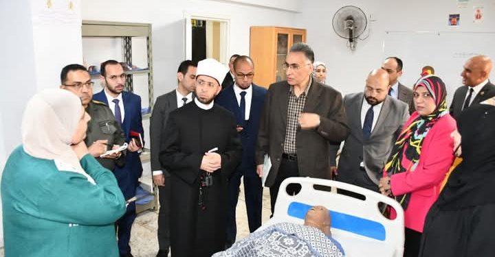 وزير الأوقاف يتفقد معهد التمريض التابع لمستشفى الدعاة 