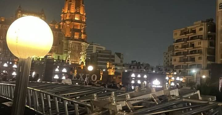 سقوط ستاند إضاءة يؤدي لإلغاء حفل “تامر حسني” بقصر البارون وإصابة 8 أشخاص