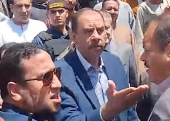 مٌشادة كلامية حادة بين قيادات في سوهاج  والمحافظ يطالب بإقالة السكرتير العام بعد تجاوزات بحق نائبه