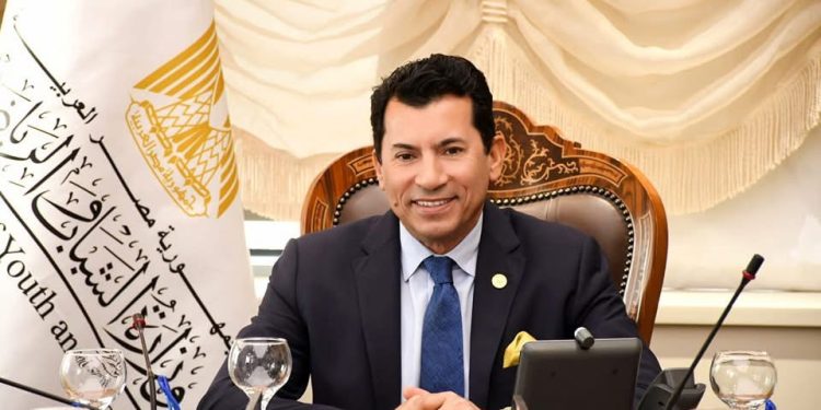 وزير الرياضة يبحث عبر الفيديو كونفرانس إنشاء وتطوير عدد من المنشآت الشبابية والرياضية بمطروح