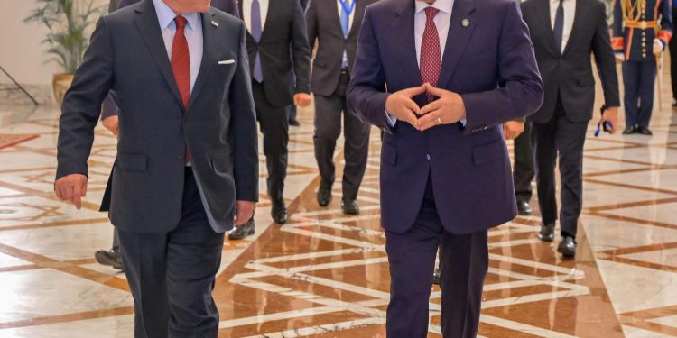 السيسي يلتقي بملك الأردن يؤكدان أهمية التنسيق المشترك