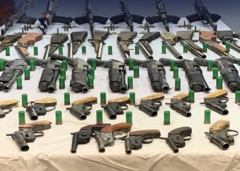 حملات أمنية لضبط متجري المواد المخدرة والأسلحة النارية والذخائر الغير مرخصة