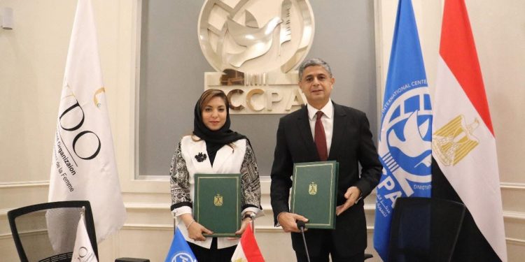 توقيع مذكرة تفاهم بين مركز القاهرة الدولي لتسوية النزاعات وحفظ وبناء السلام ومنظمة تنمية المرأة