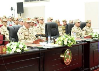 وزير الدفاع  يشهد تنفيذ المرحلة الرئيسية لمشروع مراكز القيادة التعبوى لقوات الدفاع الجوى والقوات الجوية