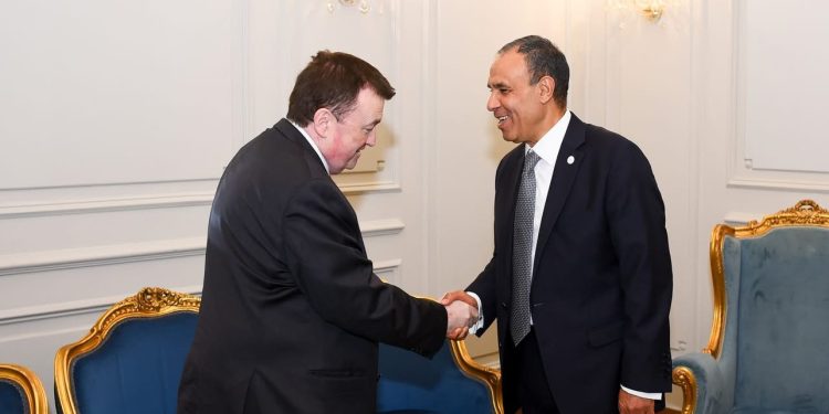 عبد العاطي يستقبل وزير الدولة المعنى بالهجرة بوزارة العدل الإيرلندية