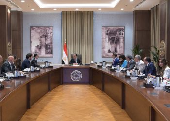 رئيس الوزراء يلتقي الرئيس التنفيذي لمتاجر “أمازون” العالمية