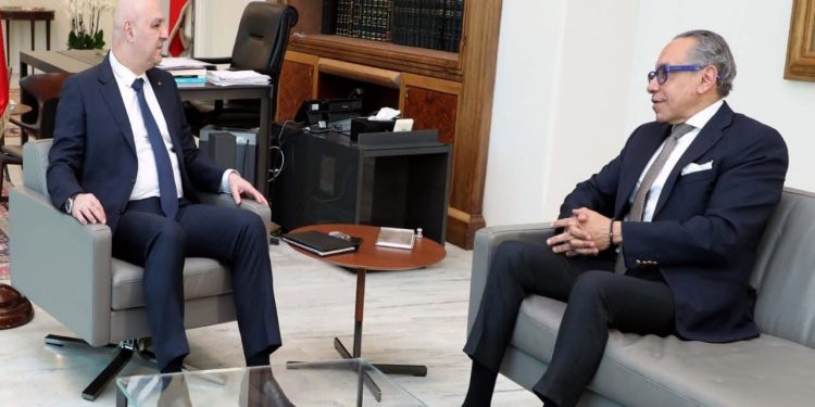 سفير مصر في بيروت يلتقي بالرئيس اللبناني