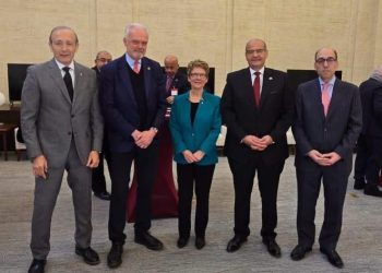 مساعد وزير الخارجية للشئون الأمريكية يلتقي بأعضاء  مجلس الشيوخ الكندى