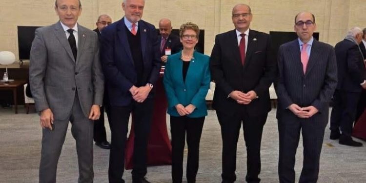 مساعد وزير الخارجية للشئون الأمريكية يلتقي بأعضاء  مجلس الشيوخ الكندى