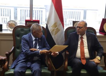 وزير العمل يستقبل السفير السوداني لدى القاهرة لبحث الملفات ذات الاهتمام المشترك