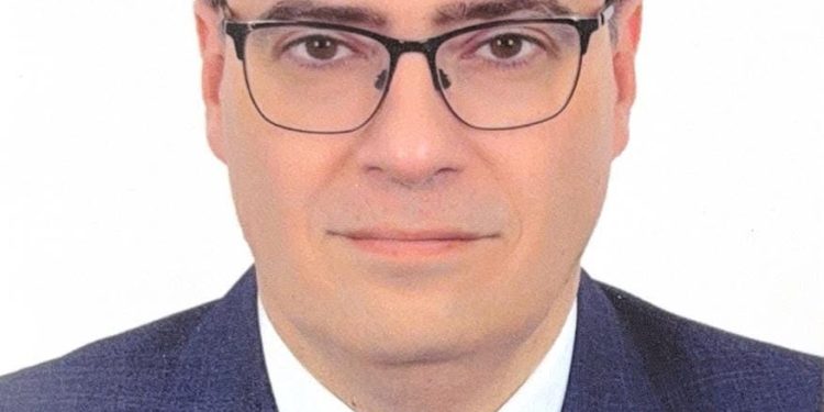 قرار جمهوري بتكليف حاتم نبيل بالقيام بأعمال رئيس الجهاز المركزي للتنظيم والإدارة لمدة عام