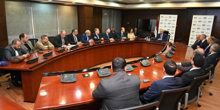 نائب رئيس مجلس الوزراء للتنمية الصناعية وزير الصناعة والنقل يشهد توقيع شراكة استراتيجية بين شركة CMA CGM الفرنسية وميناء أكتوبر