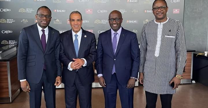 وزير الخارجية والهجرة يلتقي وزراء خارجية رواندا وبوركينا فاسو وبنين