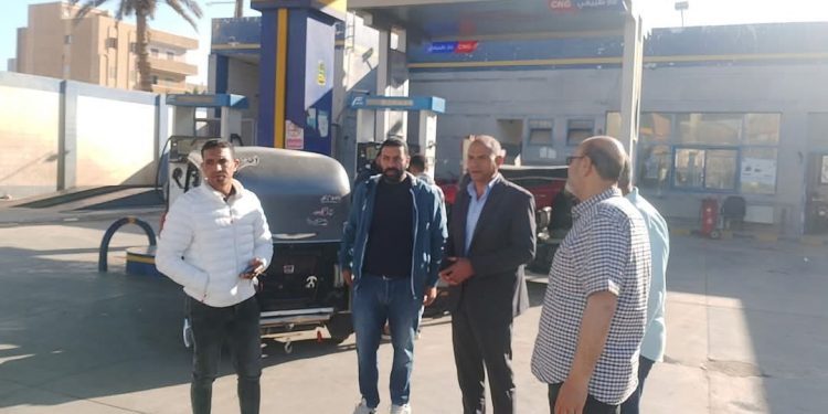 محافظ المنيا يؤكد انتظام العمل والالتزام بالتعريفة الجديدة بمواقف السيارات