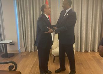 وزير الخارجية والهجرة يلتقي مع رئيس مجلس السيادة الانتقالي السوداني على هامش أعمال منتدى أنطاليا الدبلوماسي