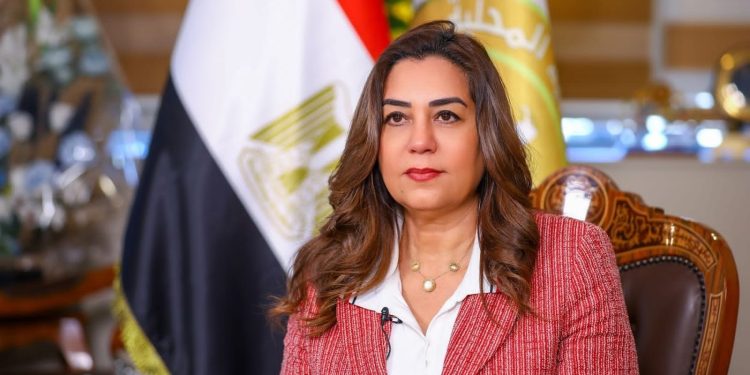 وزيرة التنمية المحلية تواصل متابعة تنفيذ تعريفة الركوب الجديدة لوسائل النقل بالمحافظات