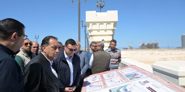 رئيس الوزراء يتفقد “الحي اللاتيني” بالعلمين الجديدة