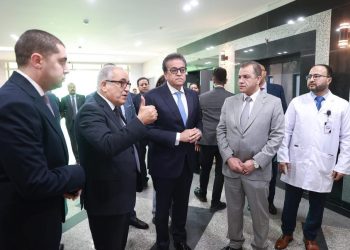 خالد عبد الغفار يتفقد مستشفى أطفال مصر