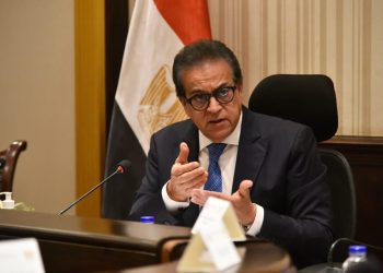 نائب رئيس مجلس الوزراء وزير الصحة يترأس اجتماعًا لبحث ودراسة فرص تعزيز الاستثمارات العالمية في السوق المصري