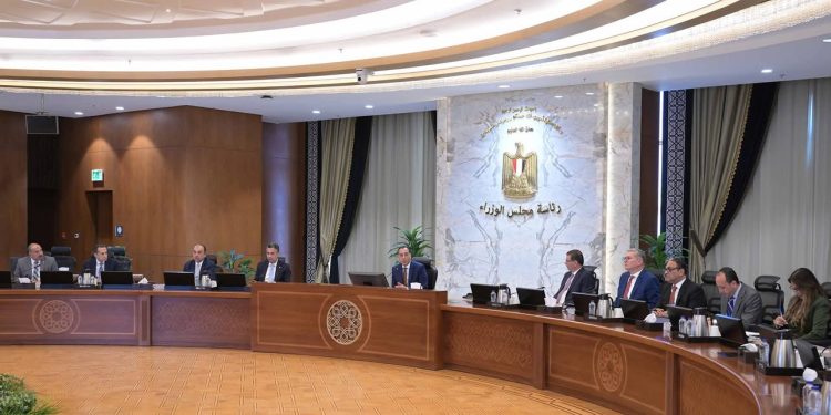 رئيس الوزراء يتابع موقف تطوير وتحديث منظومة تداول الأسمدة الزراعية