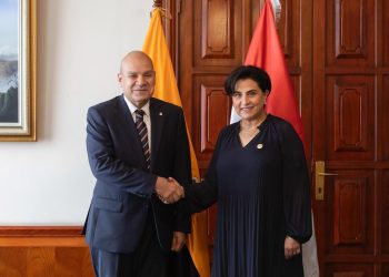 السفير المصري في كيتو يلتقي بوزيرة خارجية الإكوادور