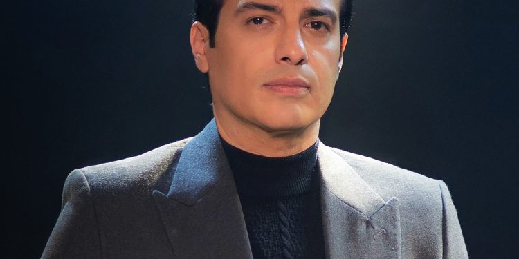 إيهاب توفيق يحيي حفلا في كاليفورنيا