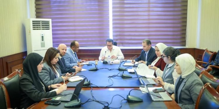 وزير الصحة يتابع مشروعي “ميكنة الدواء” و”الرعايات والحضانات” لتعزيز كفاءة المنظومة الصحية