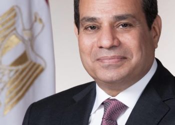 الرئيس السيسي يصل إلى قصر بيان والمدفعية تطلق 21 طلقة ترحيبًا به