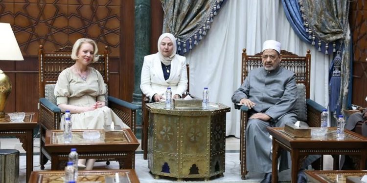 شيخ الأزهر يستقبل رئيسة البرلمان السلوفيني ويتَّفقان على تكثيف الضَّغط لإنهاء العدوان الصهيوني على غزة