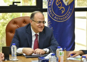 رئيس هيئة الدواء المصرية يتابع جهود سحب الأدوية منتهية الصلاحية