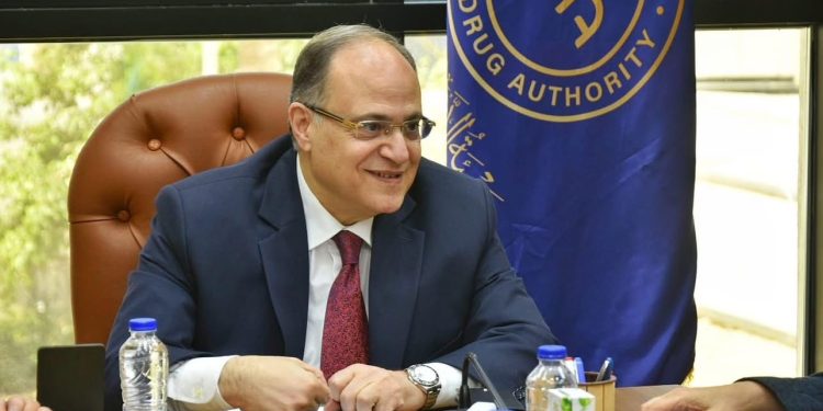 رئيس هيئة الدواء المصرية يتابع جهود سحب الأدوية منتهية الصلاحية