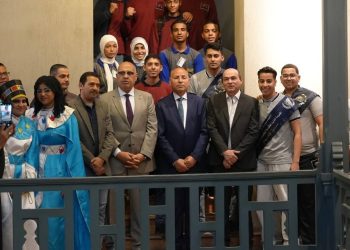 محافظ القاهرة يتفقد متحف “محفوظ” ويلتقي بزواره