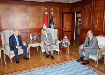 الفريق أسامة ربيع رئيس هيئة قناة السويس يستقبل أبو ريدة لمناقشة الاستعدادات لكأس الأمم تحت 20 عامًا