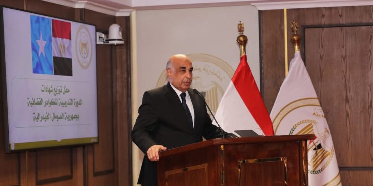 وزير العدل يكرم وفدًا قضائيًا صوماليًا بعد اجتيازه البرنامج التدريبي بمركز الدراسات القضائية