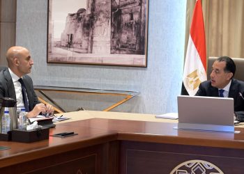 رئيس الوزراء يُتابع مع وزير التربية والتعليم عددًا من ملفات العمل