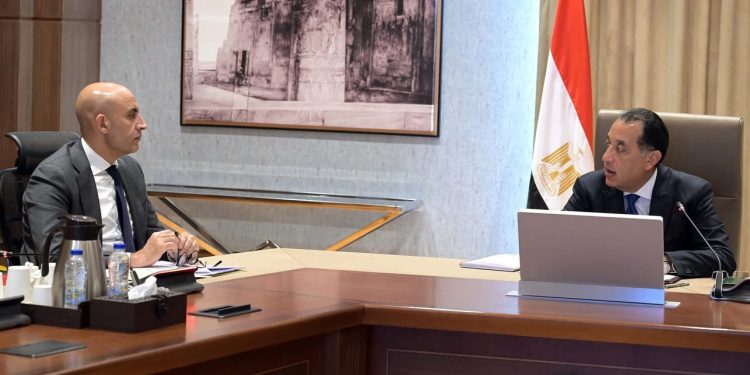 رئيس الوزراء يُتابع مع وزير التربية والتعليم عددًا من ملفات العمل