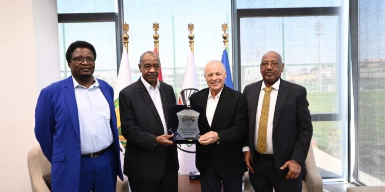 أبو ريدة يلتقي رئيس الاتحاد السوداني