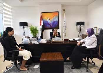 “الصحة” تبحث تعزيز دور الشباب في التوعية من أجل تحسين الخصائص السكانية