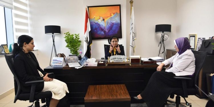 “الصحة” تبحث تعزيز دور الشباب في التوعية من أجل تحسين الخصائص السكانية