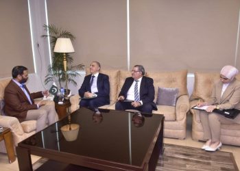 السفير المصري في اسلام أباد يلتقي بوزير الصحة الباكستاني