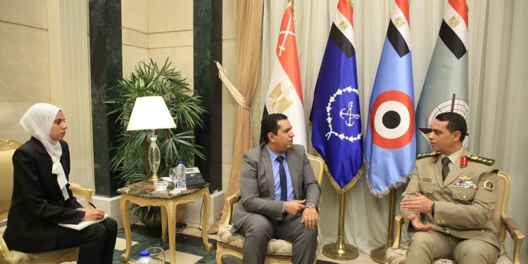 المتحدث العسكرى يجرى حوارات صحفية مع عدد من الصحف والمجلات بمناسبة الذكرى الـ (43) لعيد تحرير سيناء