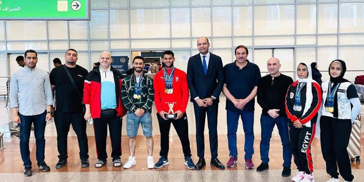 وزير الرياضة يهنيء منتخب رفع الأثقال بعد إنجازهم بالبطولة الإفريقية