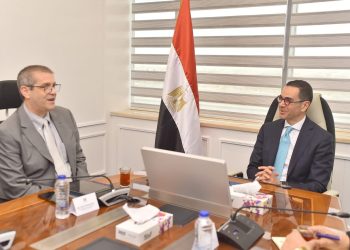 مصر تعمل على بناء استراتيجية واضحة لصناعة الغزل والنسيج