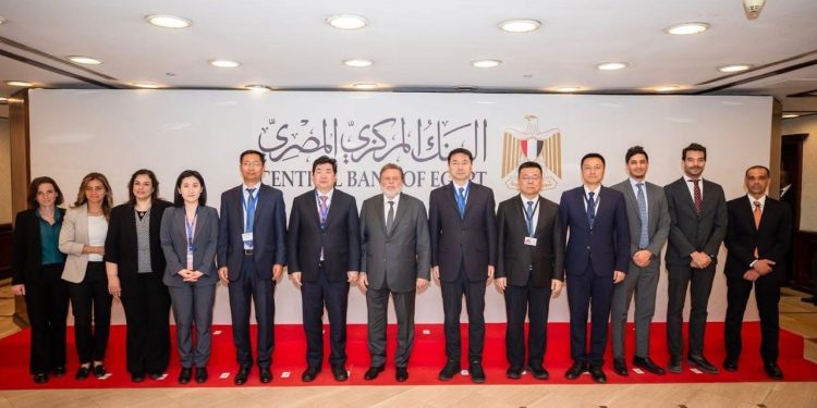 محافظ البنك المركزي المصري يستقبل وفدًا صينيًا لبحث أوجه التعاون المشترك