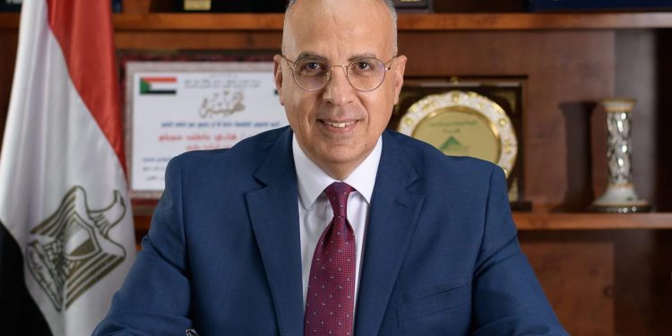 وزير الري يوجه بمتابعة  حالة الترع والمصارف ومحطات الرفع ووحدات الطوارئ النقالى
