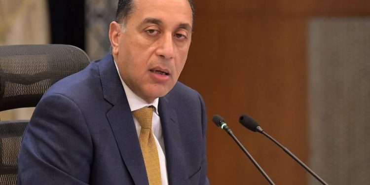 رئيس الوزراء يتابع حادث كسر خط غاز بمدينة السادس من أكتوبر